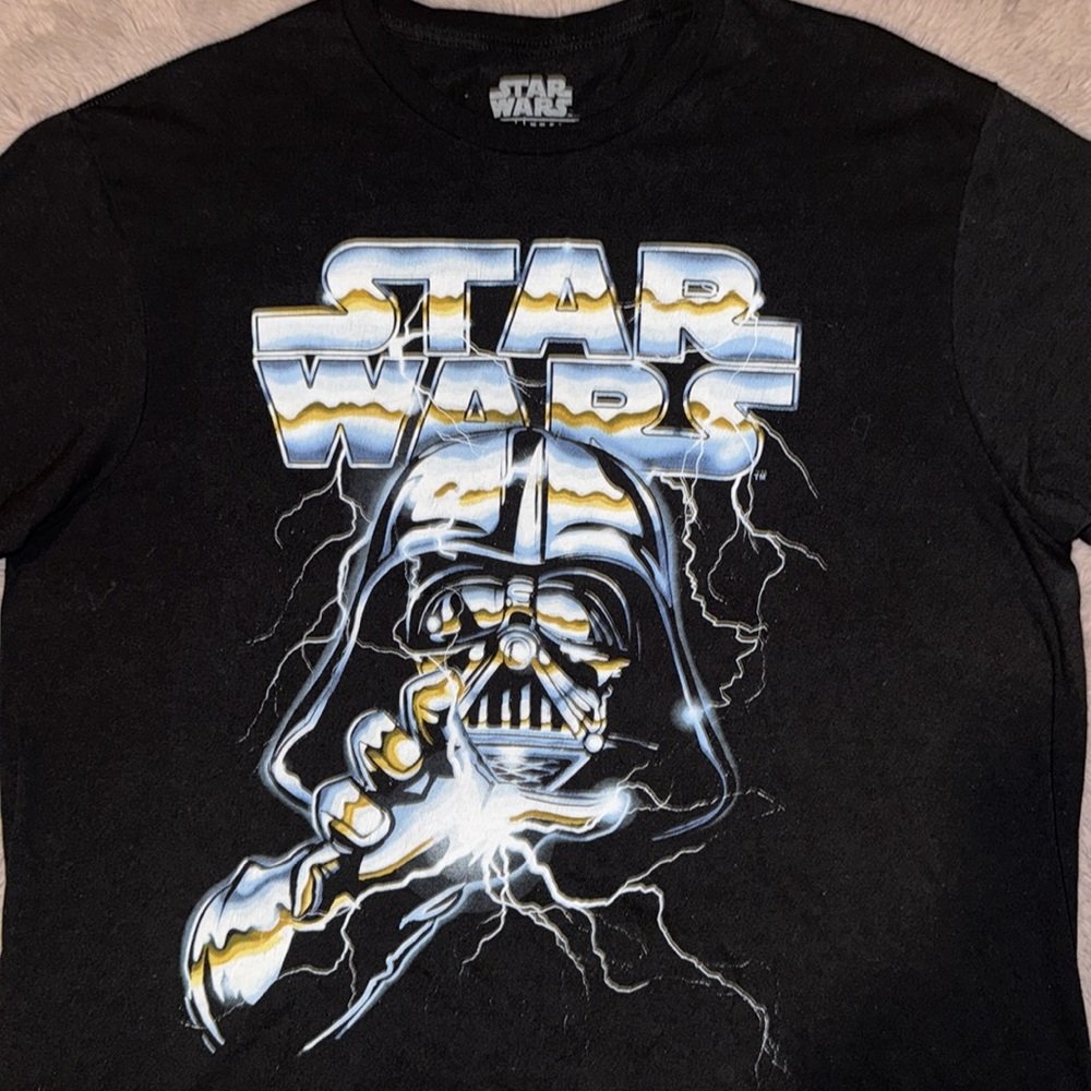 Star Wars men’s black shortsleeve T-shirt Mad Engine white gold blue size Large - Picture 2 of 2